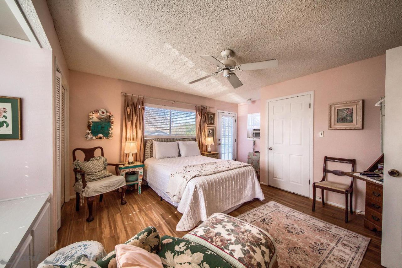 Binky'S Nest Apartman Fredericksburg Kültér fotó